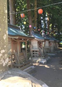 熊野神社の4つの小さい神社