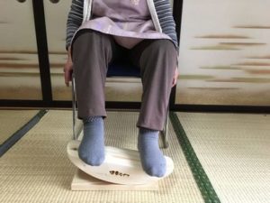 高齢の母もあしふみ健幸ライフ使用-