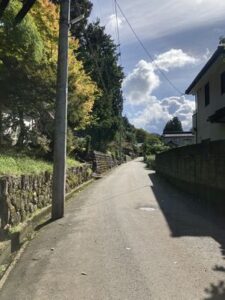 山本坊への道